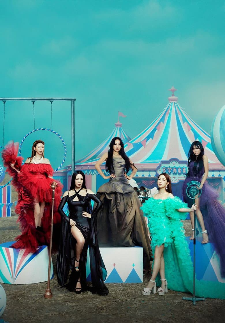 Dancing Queens on The Road